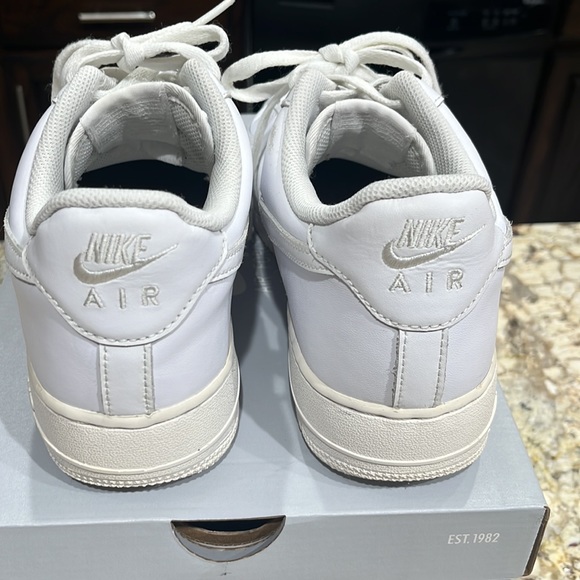 Nike Air Force 1 07 - Picture 3 of 7